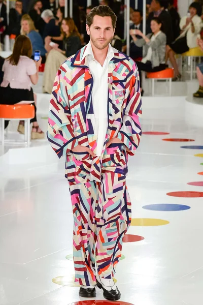 Look 12